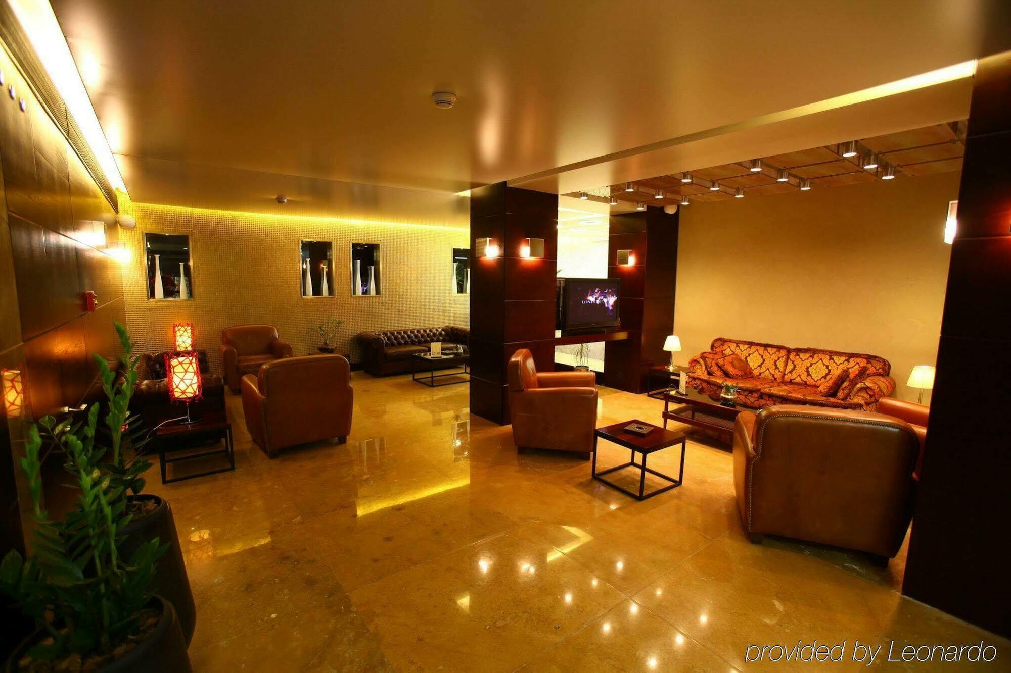 Coral Beirut Al Hamra Hotel 내부 사진
