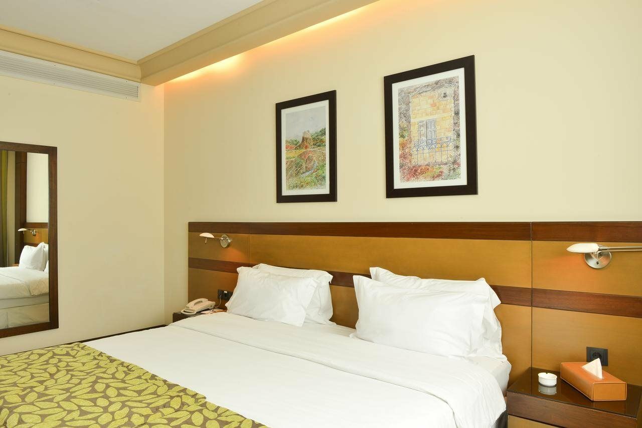 Coral Beirut Al Hamra Hotel 외부 사진